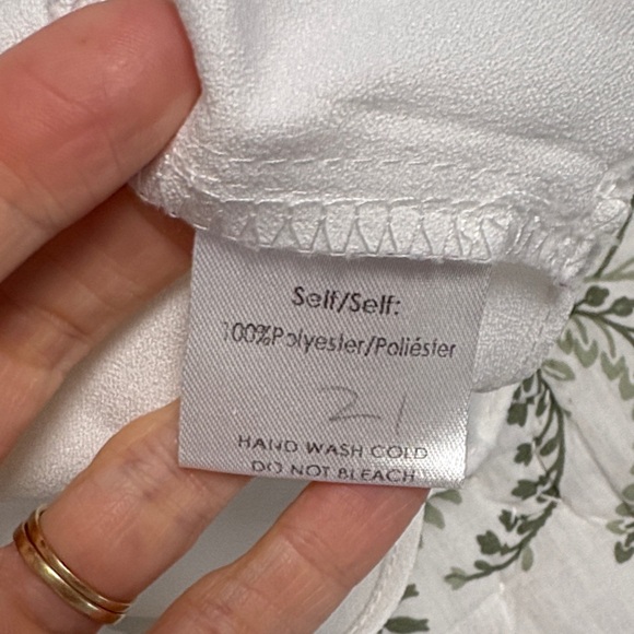 Ontwelfth Elegant White Ruffle Sleeve Top Size Small - Picture 6 of 6